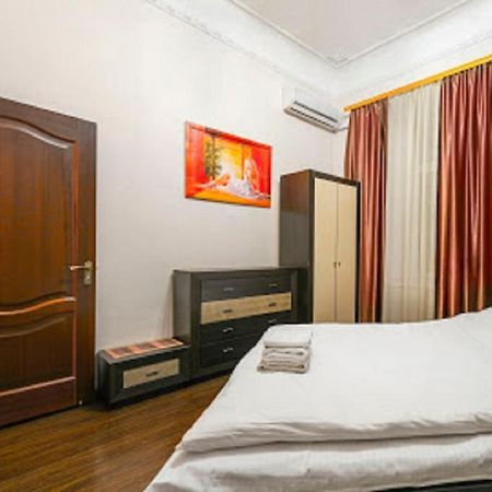 Apartment Mala Zhytomyrska 16 키예프 외부 사진